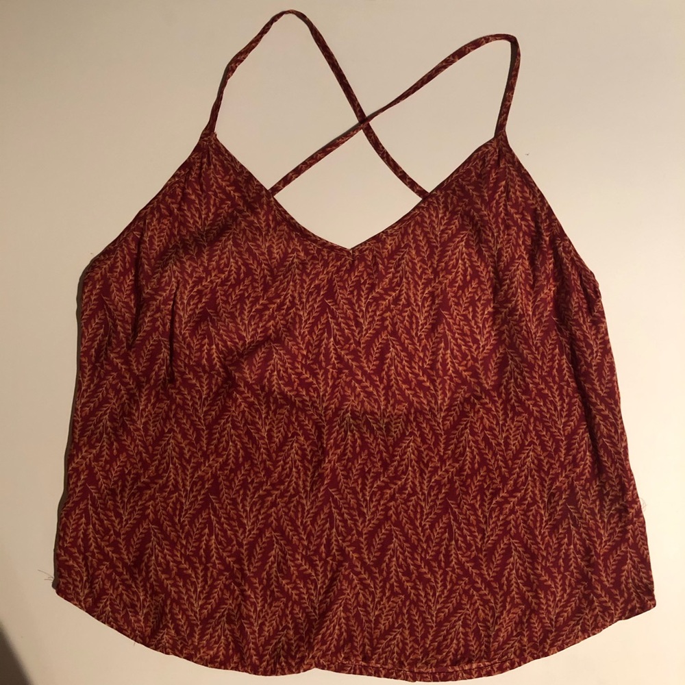 Summery tank top with open back and floral print